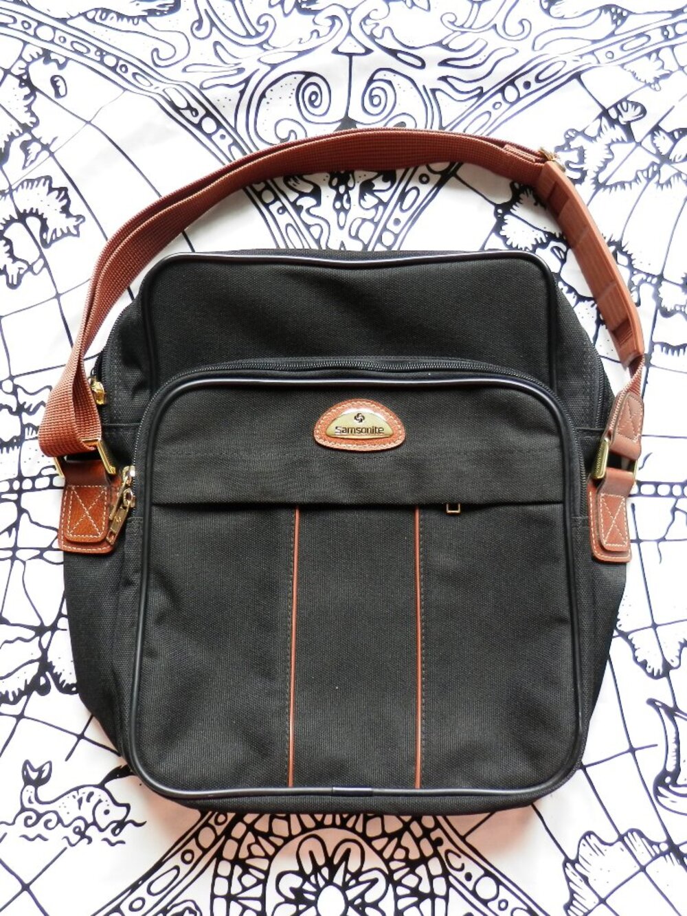 Vintage 80's Samsonite Vertical Shoulder Messenger Bag